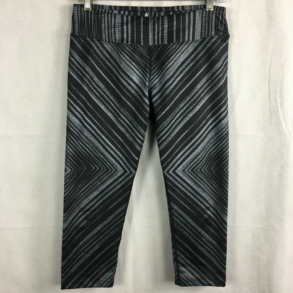 Prana Leggings Womens Sz M Black Gray Striped Knit‎ Stretch Cropped Athletic